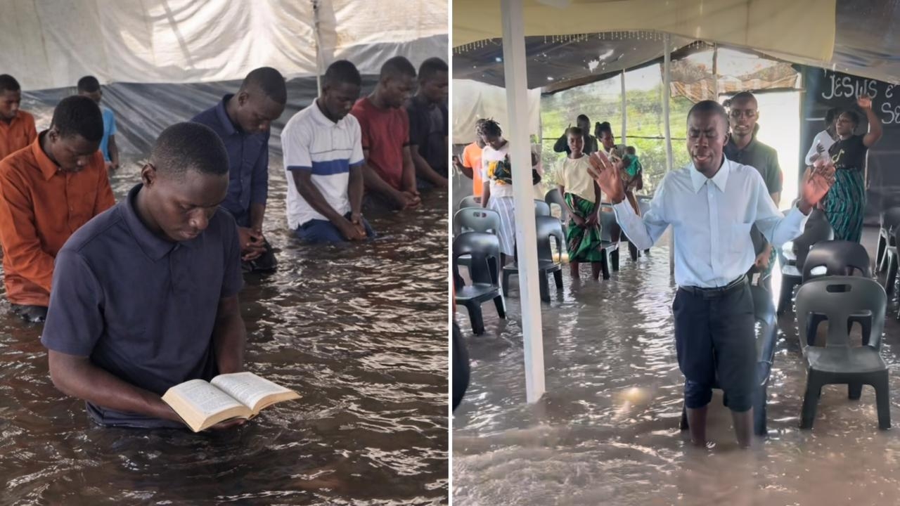 Cristãos louvam a Deus em igreja inundada após fortes chuvas em Moçambique”