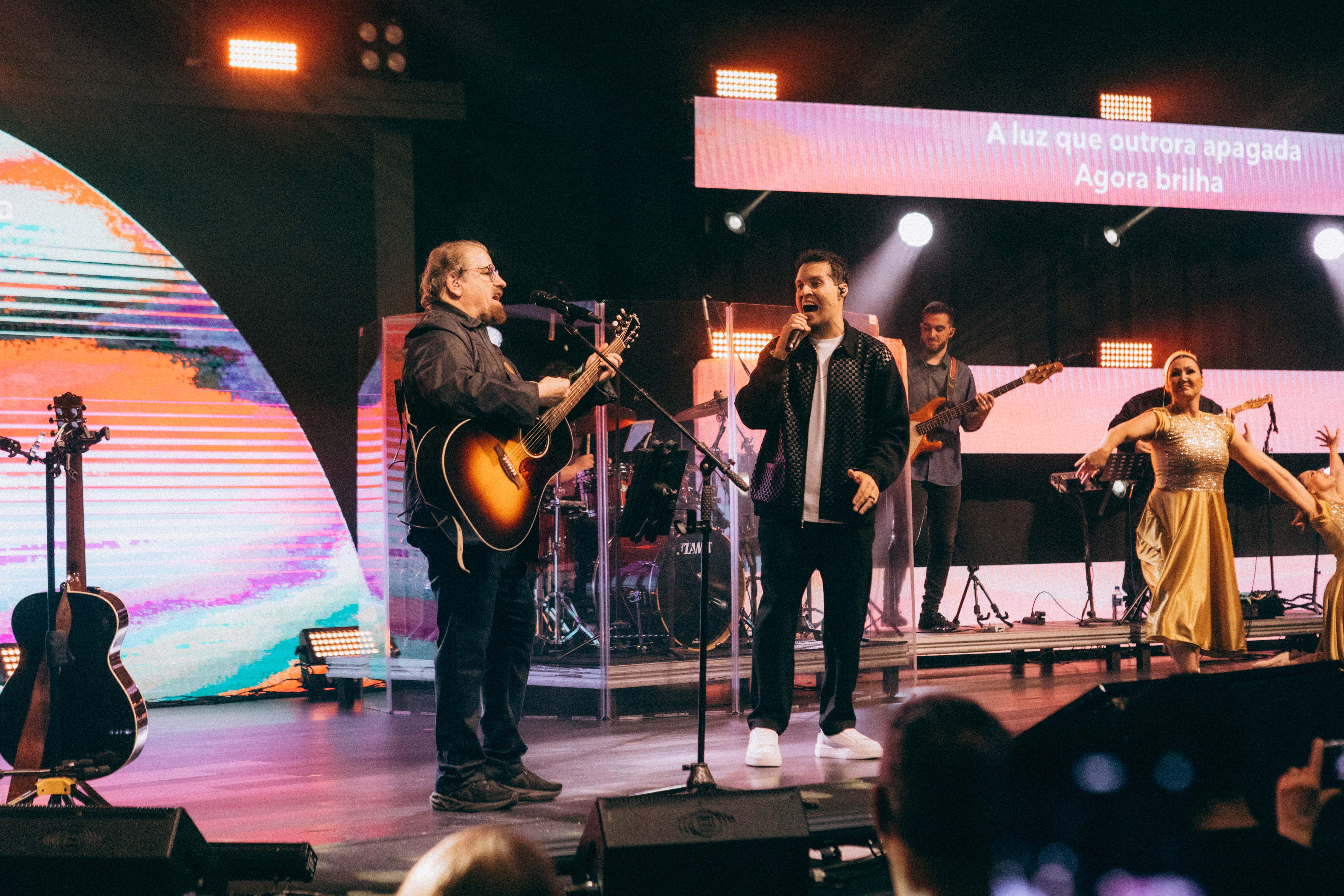 Asaph Borba lança nova versão de “Jesus Em Tua Presença” com Brunão Morada