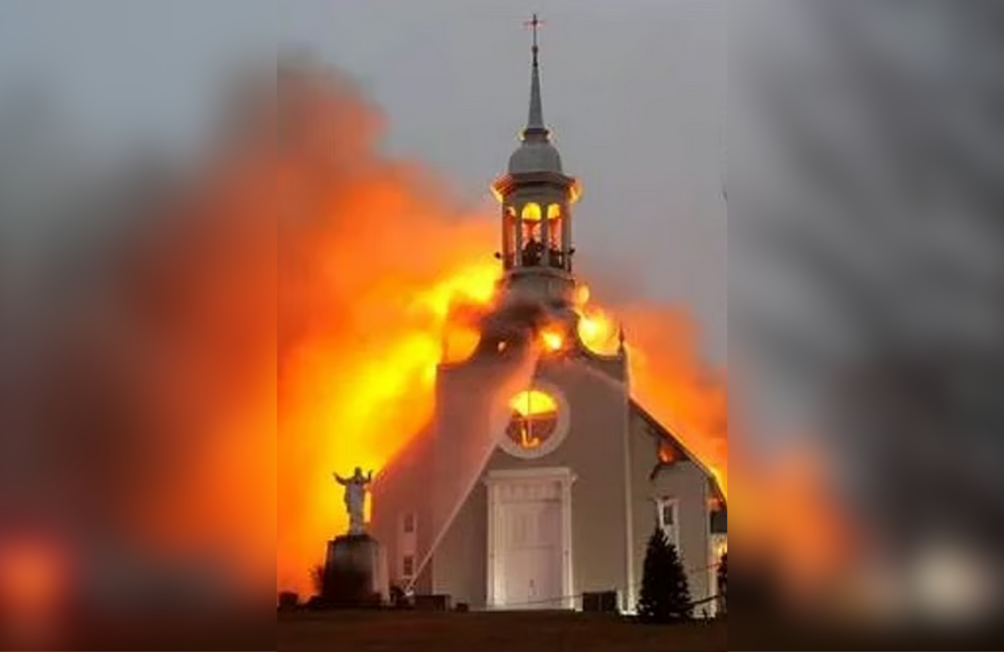 Incêndio destrói igreja histórica em Quebec em meio à onda de ataques a templos no Canadá