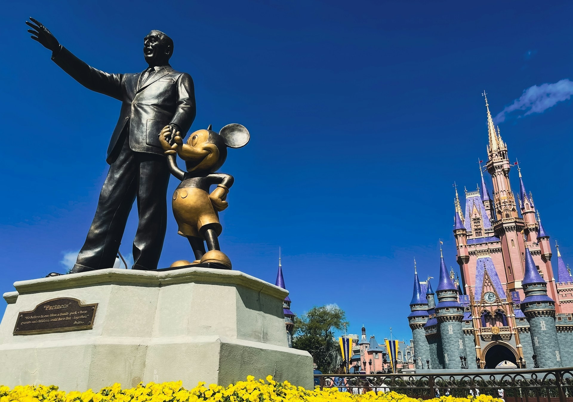 Disney retoma saudação “senhoras e senhores” após anos usando linguagem neutra