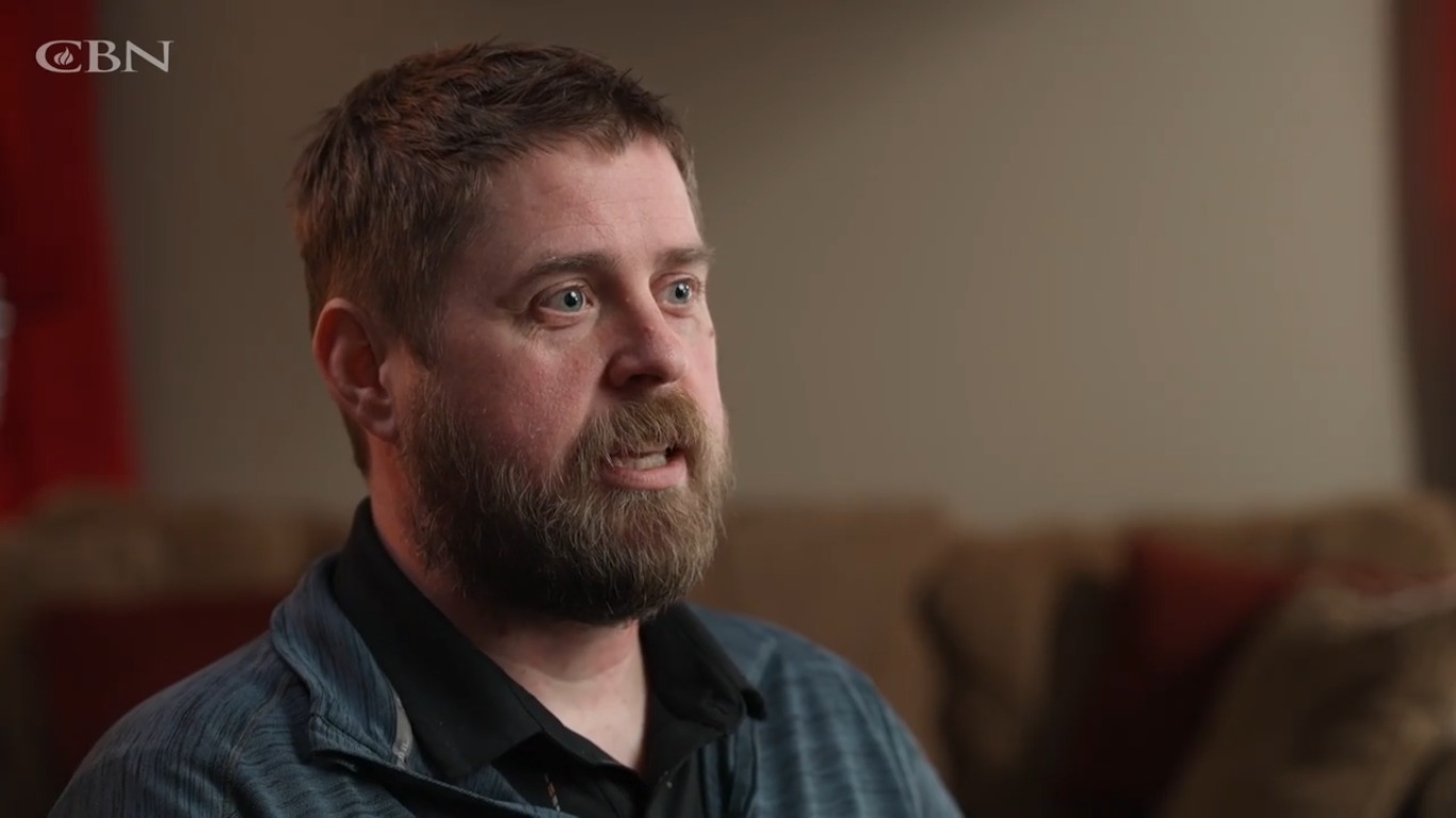 Homem é liberto do alcoolismo após clamar por ajuda a Deus: “Tirou um fardo de mim””