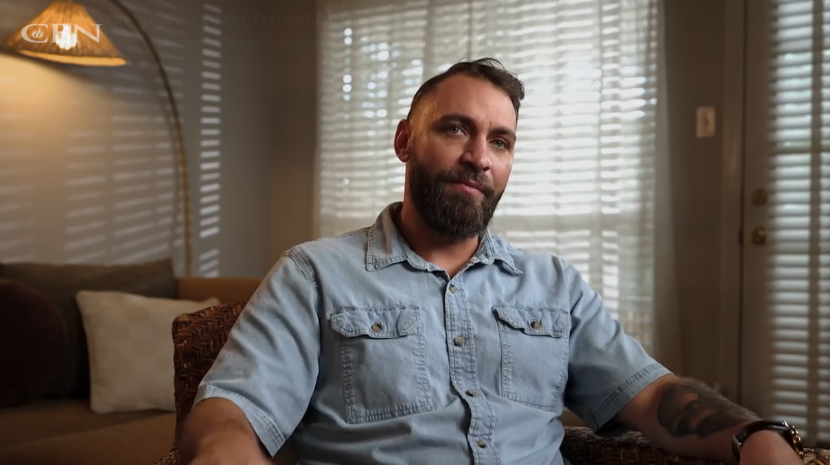 Viciado na infância pelos pais, homem se rende a Deus ao ouvir Jesus chamar seu nome