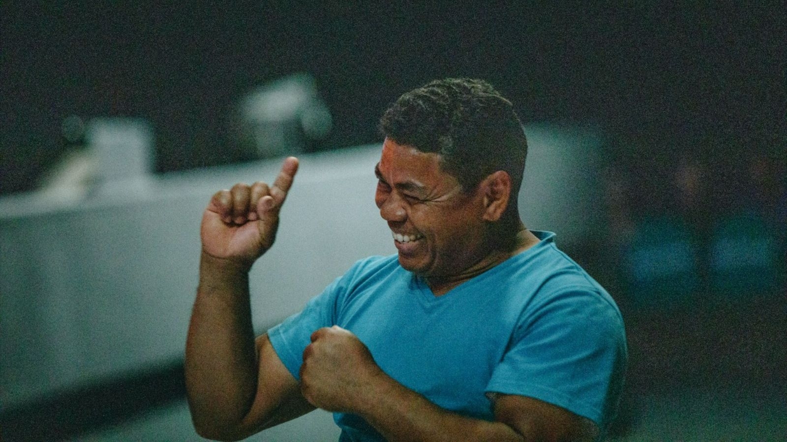 Bíblia na linguagem de sinais é traduzida para surdos em Cuba: “Precisam conhecer Jesus” 