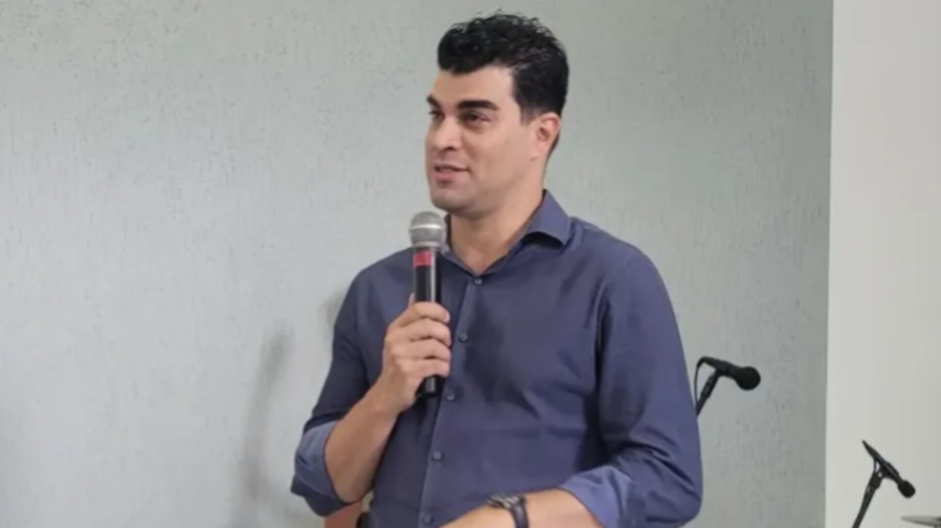 “A fé verdadeira nasce quando reconhecemos nossa cegueira espiritual”, diz pastor