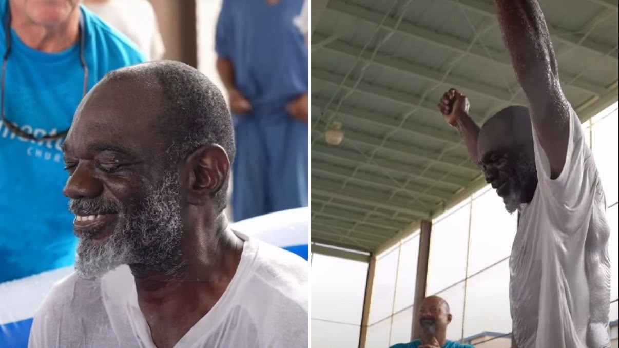 Após 4 anos de espera, homem emociona durante batismo na prisão