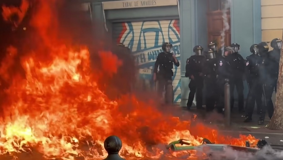 Violência em protestos na França atinge comunidade judaica