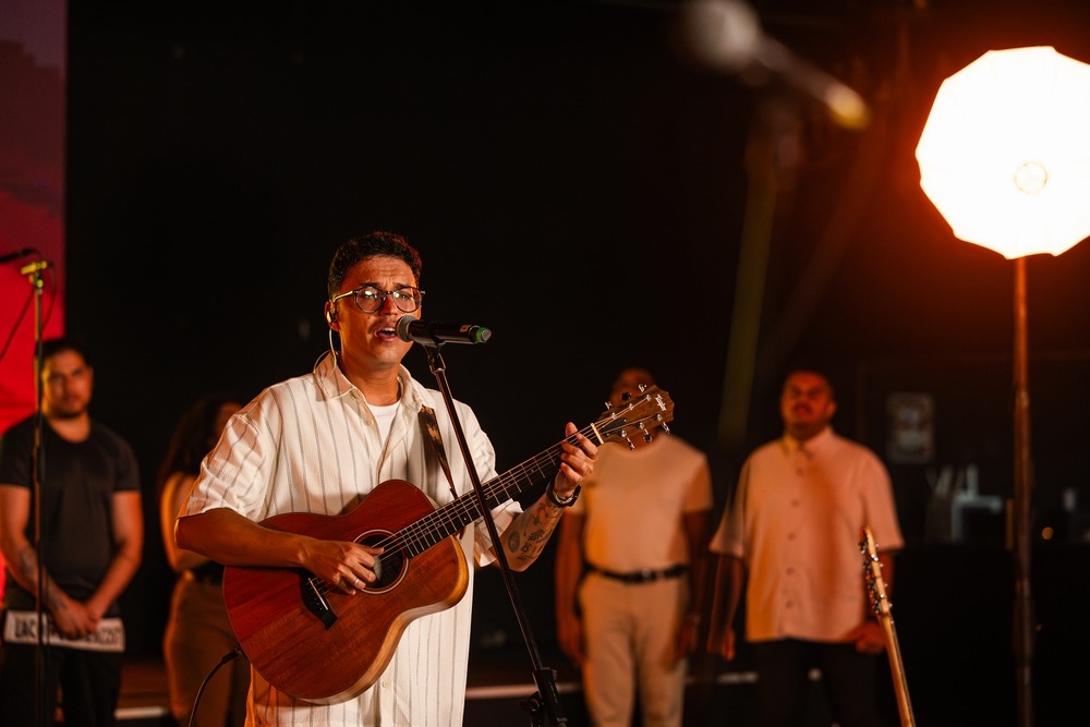 José Wellington lança o álbum “Vem Marcar (Ao Vivo)” e clipe de “A Ti Seja a Glória”