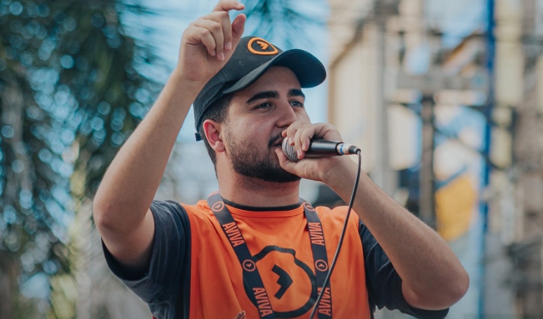 Evangelista que prega em universidades é internado na UTI e missão pede oração