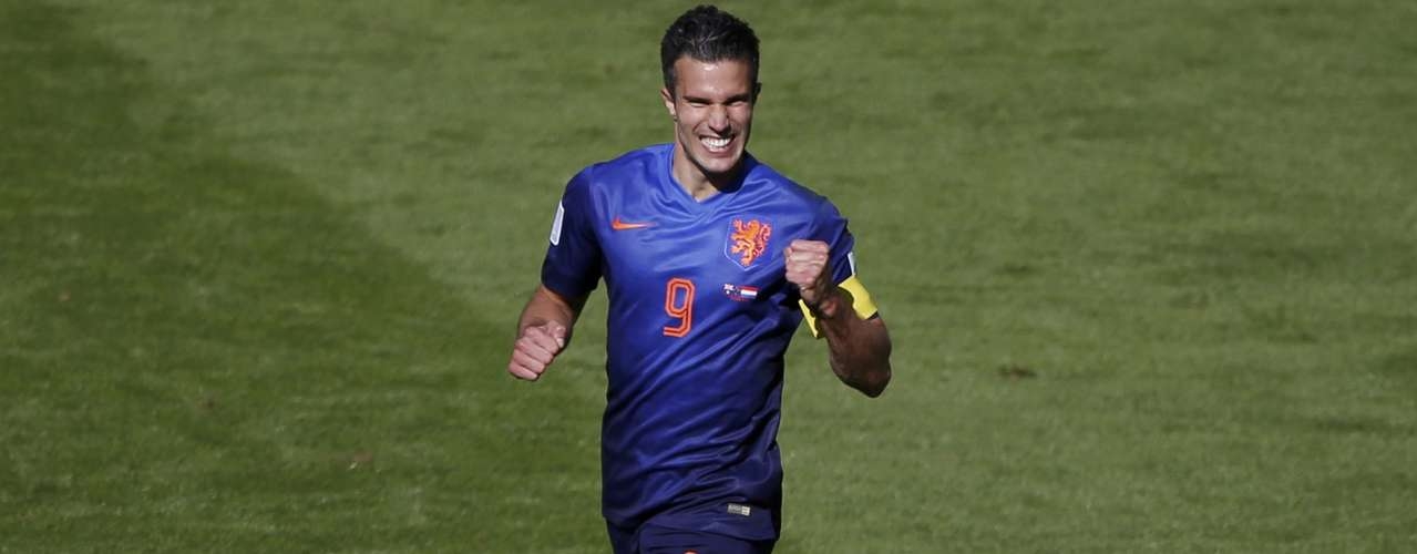 Van Persie comemora segundo gol da Holanda no jogo contra a Austrália, pela segunda rodada da Copa do Mundo de 2014