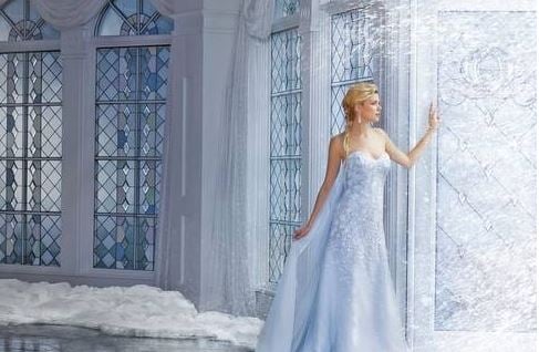 Estilista faz vestidos de noiva inspirados nas princesas da Disney