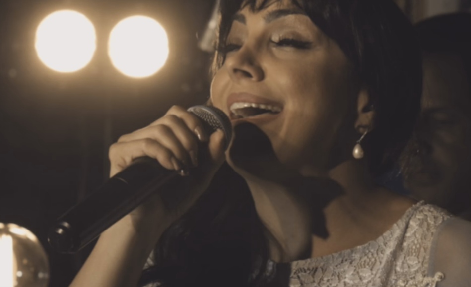 Eyshila lança clipe da música "O Milagre Sou Eu"; assista